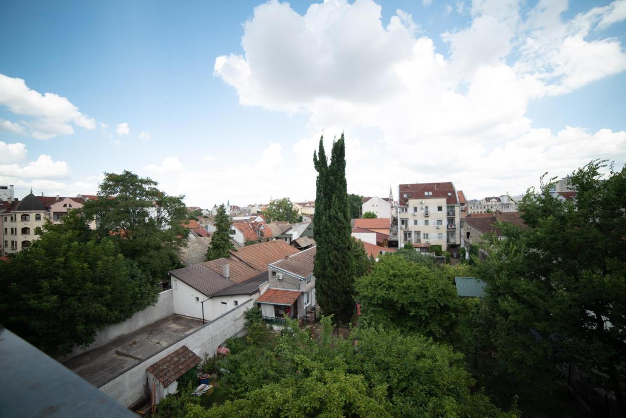 Apartment Vera With Free Garage Novi Sad Bagian luar foto