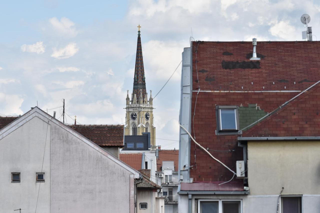 Apartment Vera With Free Garage Novi Sad Bagian luar foto